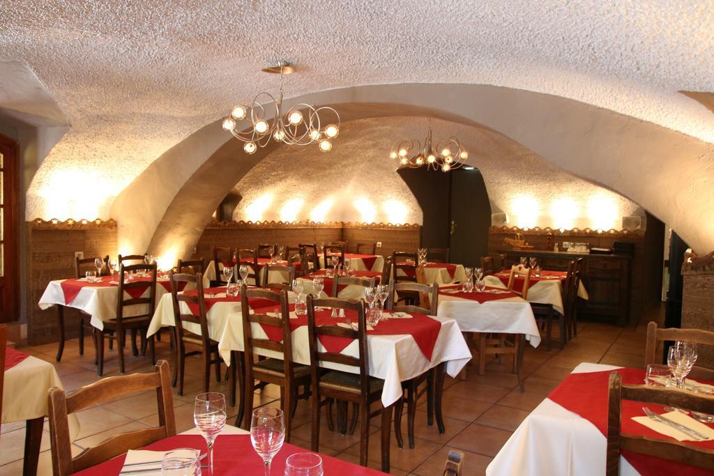 ואלואר Hotel De La Poste מראה חיצוני תמונה