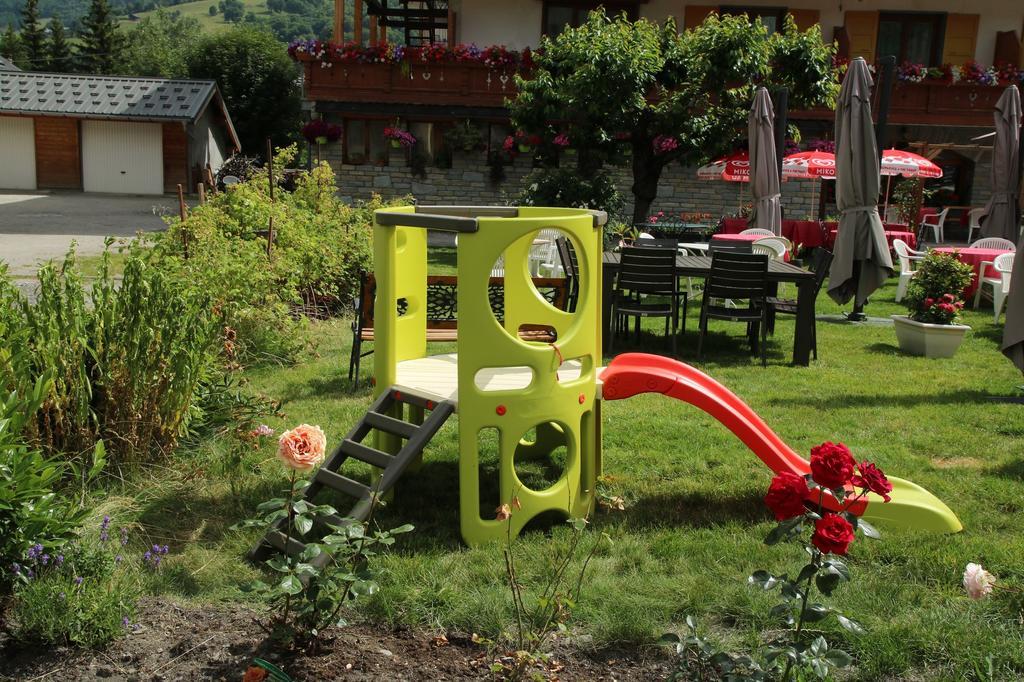ואלואר Hotel De La Poste מראה חיצוני תמונה
