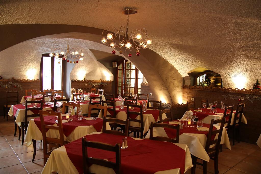 ואלואר Hotel De La Poste מראה חיצוני תמונה